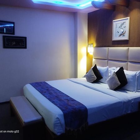 Dolphin Chocolate Inn Chandannagar Exteriér fotografie