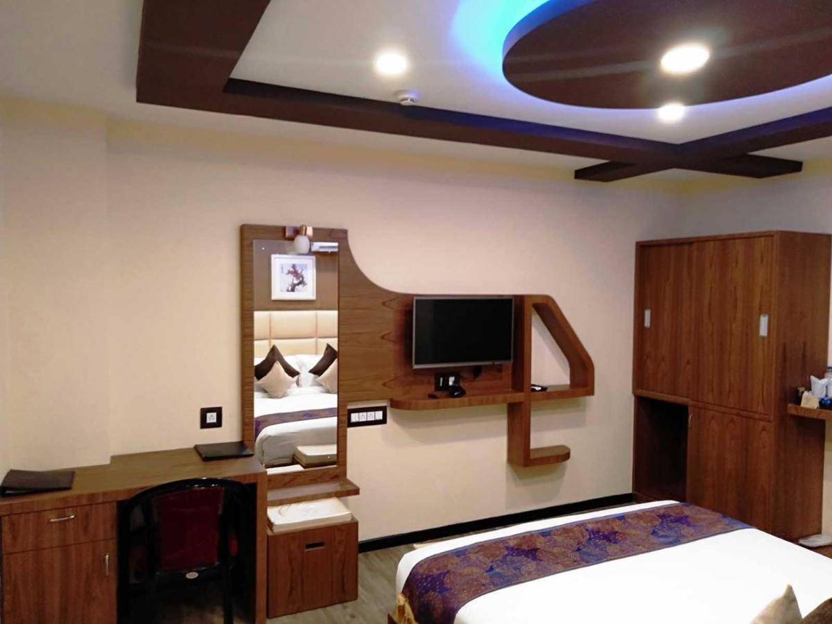 Dolphin Chocolate Inn Chandannagar Exteriér fotografie