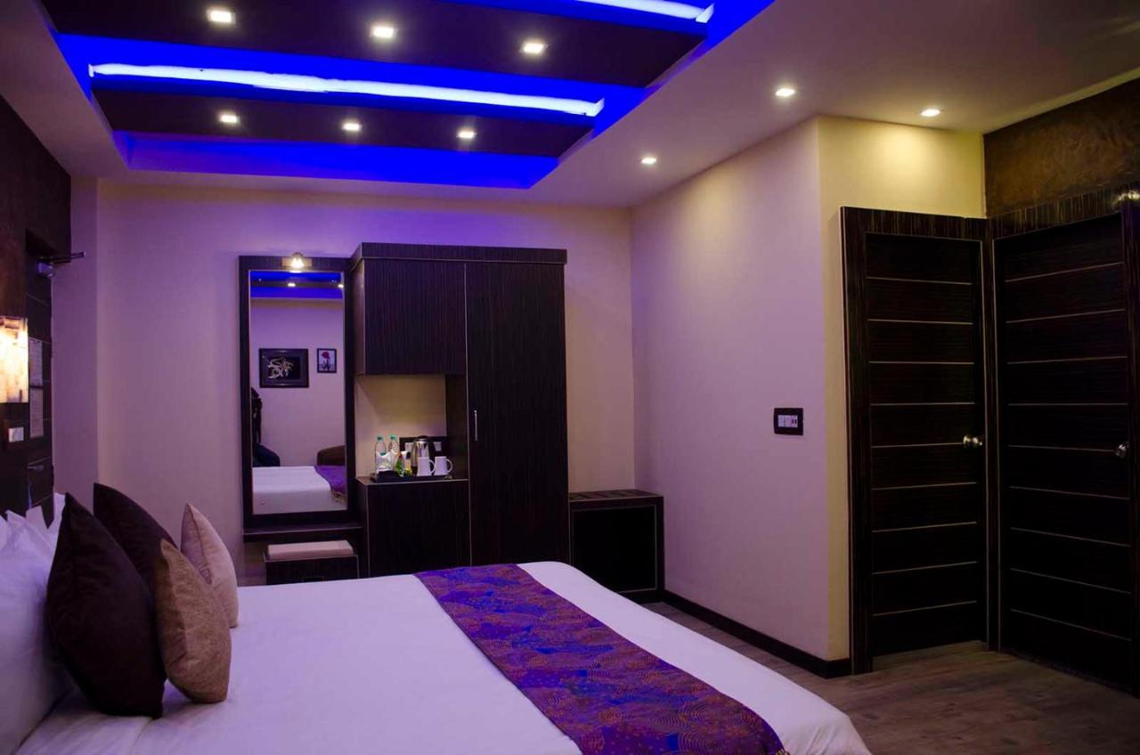 Dolphin Chocolate Inn Chandannagar Exteriér fotografie