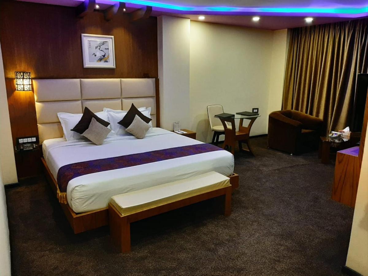 Dolphin Chocolate Inn Chandannagar Exteriér fotografie