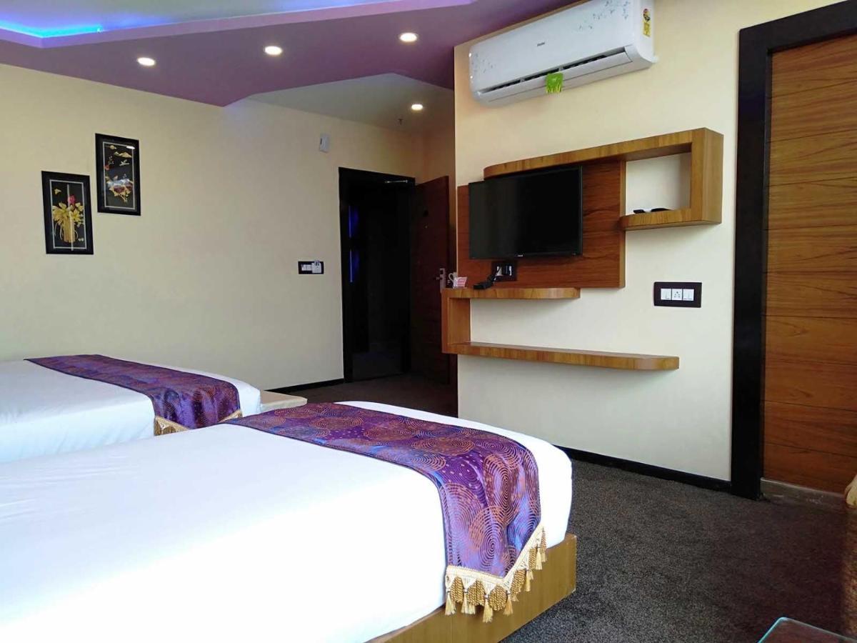 Dolphin Chocolate Inn Chandannagar Exteriér fotografie