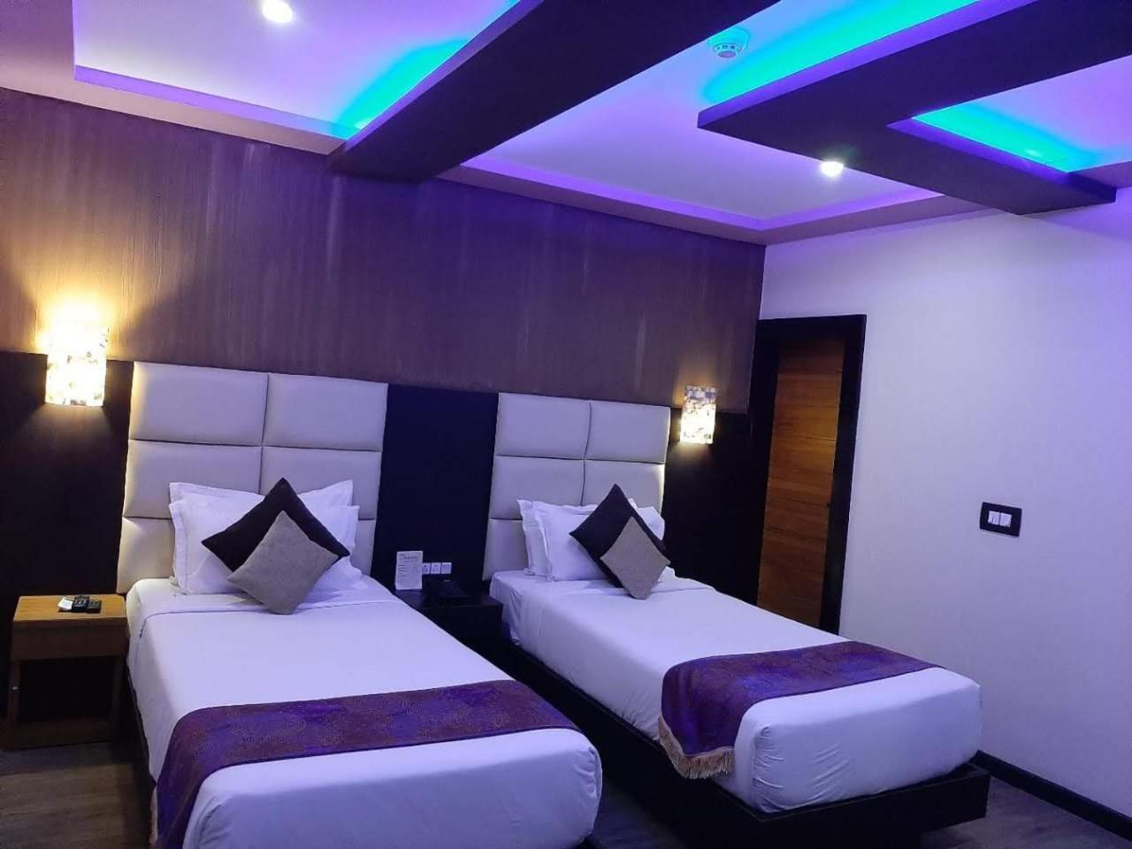 Dolphin Chocolate Inn Chandannagar Exteriér fotografie