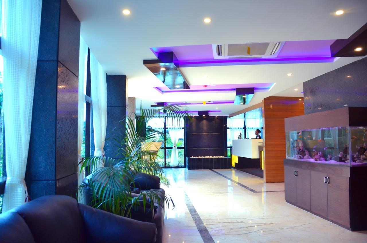 Dolphin Chocolate Inn Chandannagar Exteriér fotografie