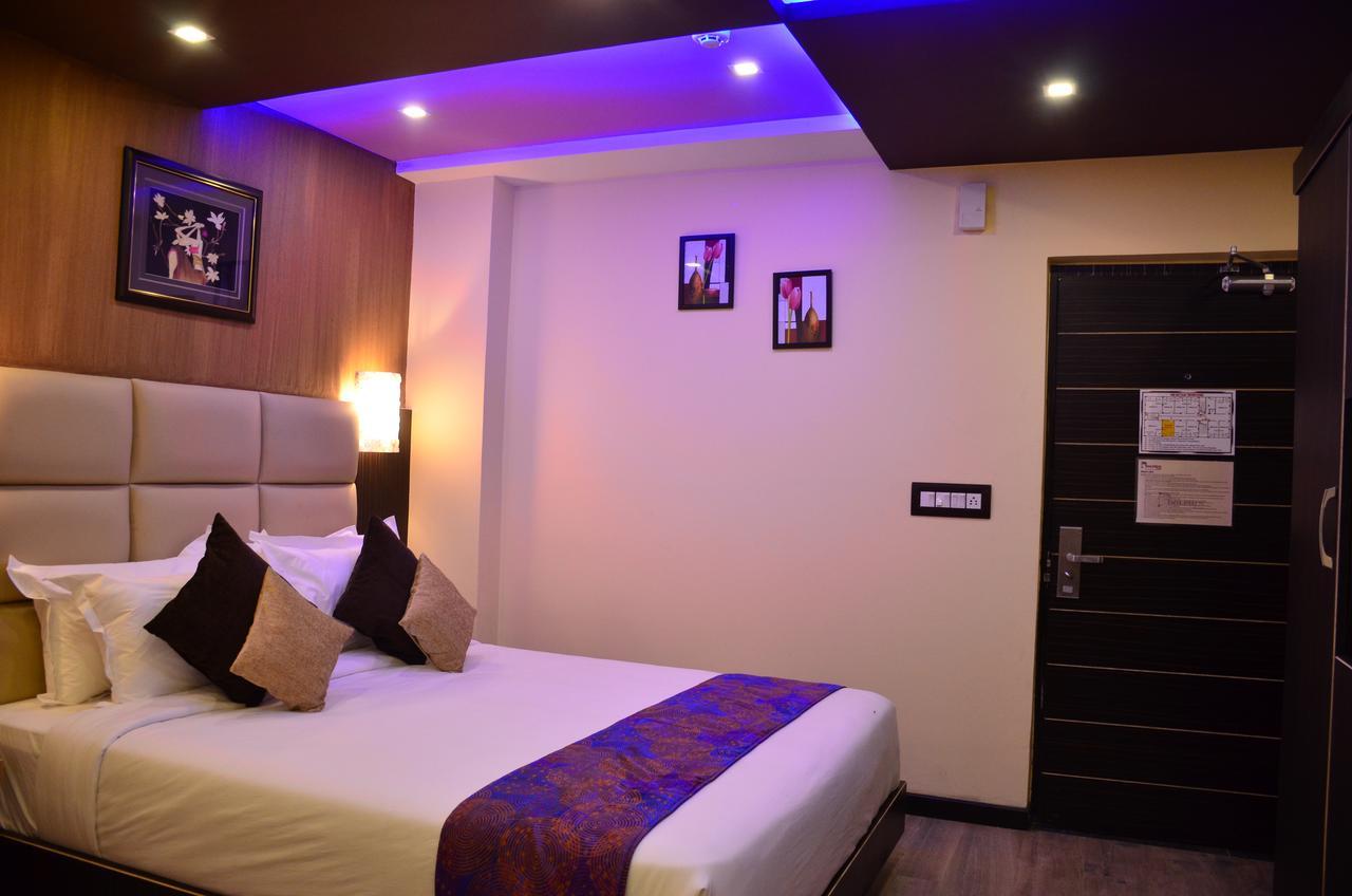 Dolphin Chocolate Inn Chandannagar Exteriér fotografie