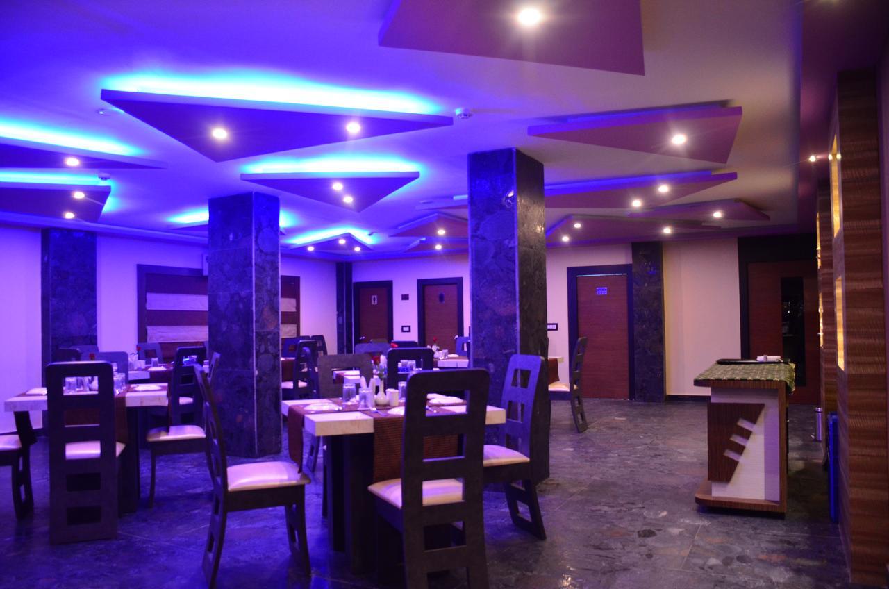 Dolphin Chocolate Inn Chandannagar Exteriér fotografie