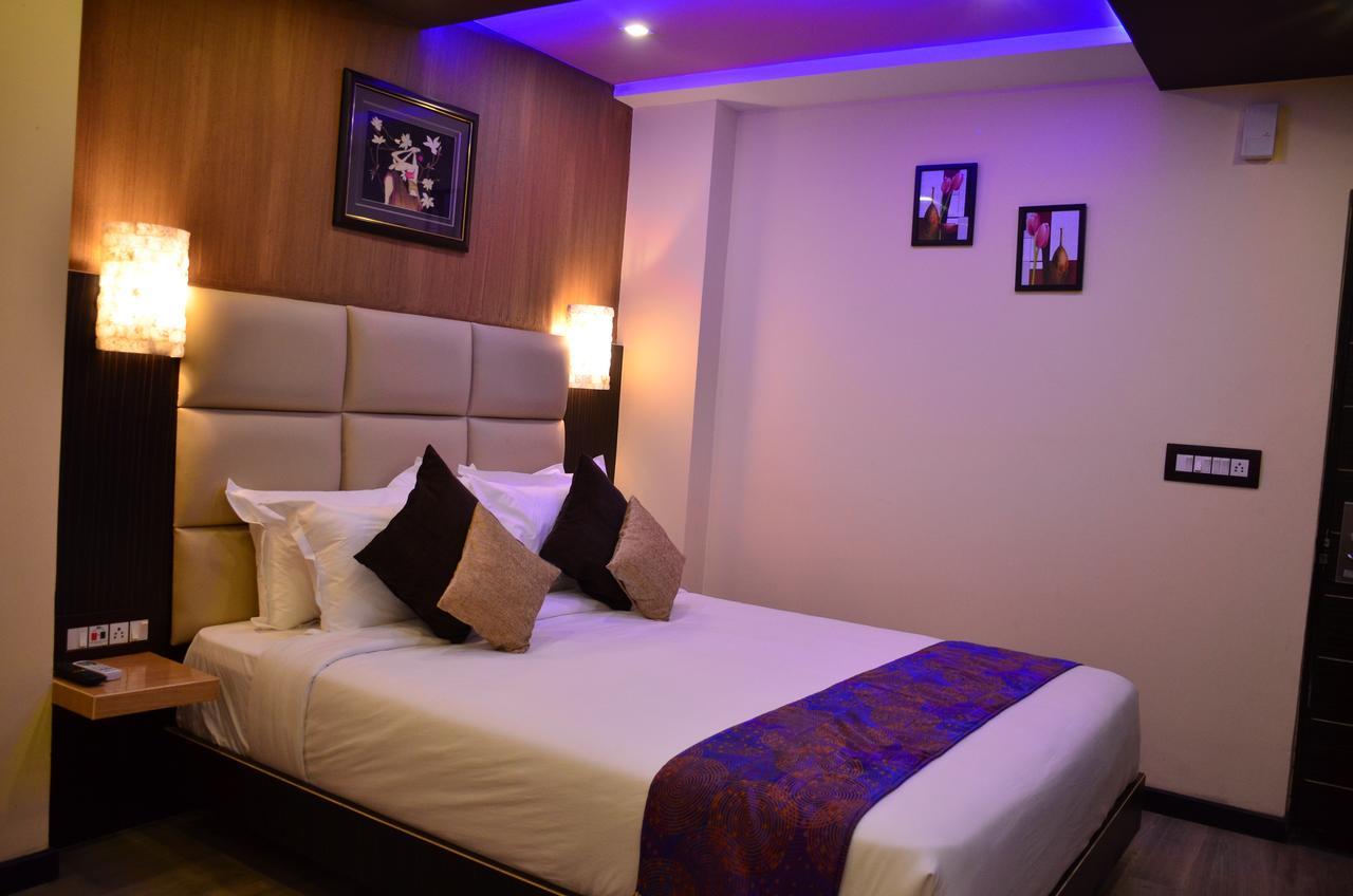 Dolphin Chocolate Inn Chandannagar Exteriér fotografie