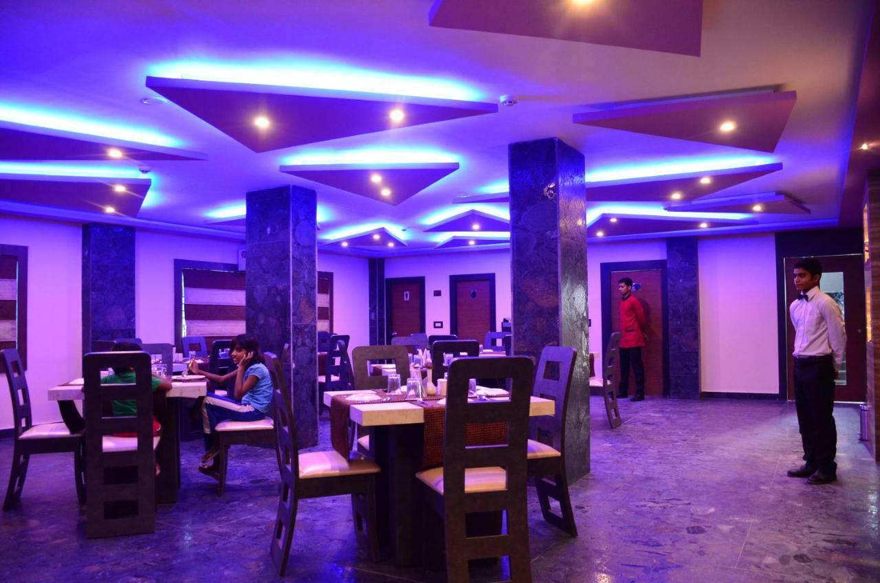 Dolphin Chocolate Inn Chandannagar Exteriér fotografie